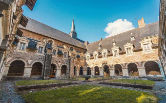 Cloitre de la Chapelle des Calvairiennes